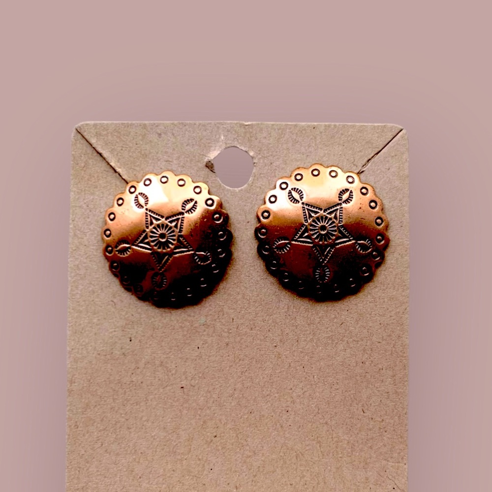 Vintage Copper Southwestern Concho screwback Earrings - Picture 3 of 6